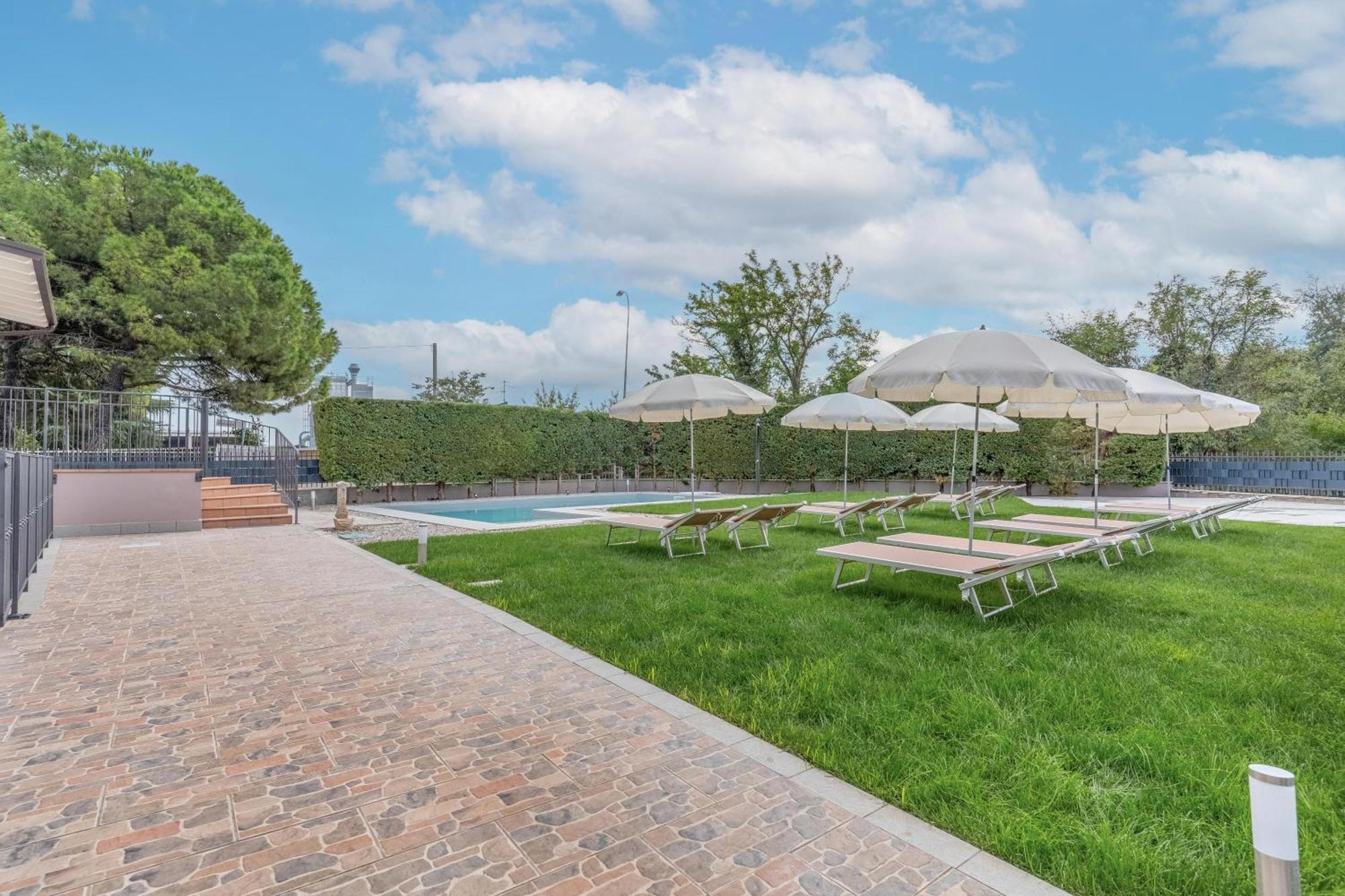 -Free Pool And Parking- Garda House Apartments Castelnuovo del Garda Kültér fotó