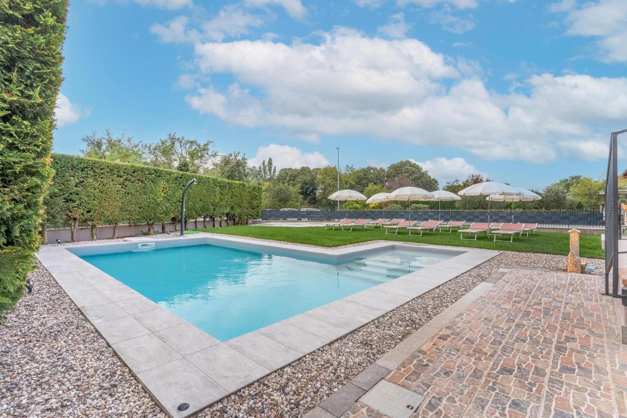 -Free Pool And Parking- Garda House Apartments Castelnuovo del Garda Kültér fotó