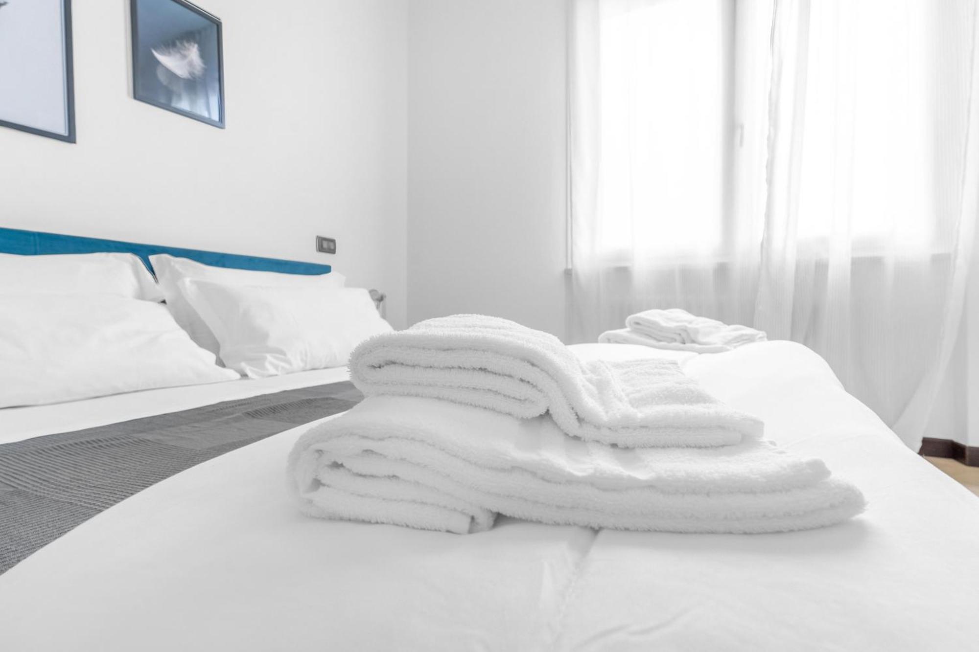 -Free Pool And Parking- Garda House Apartments Castelnuovo del Garda Kültér fotó